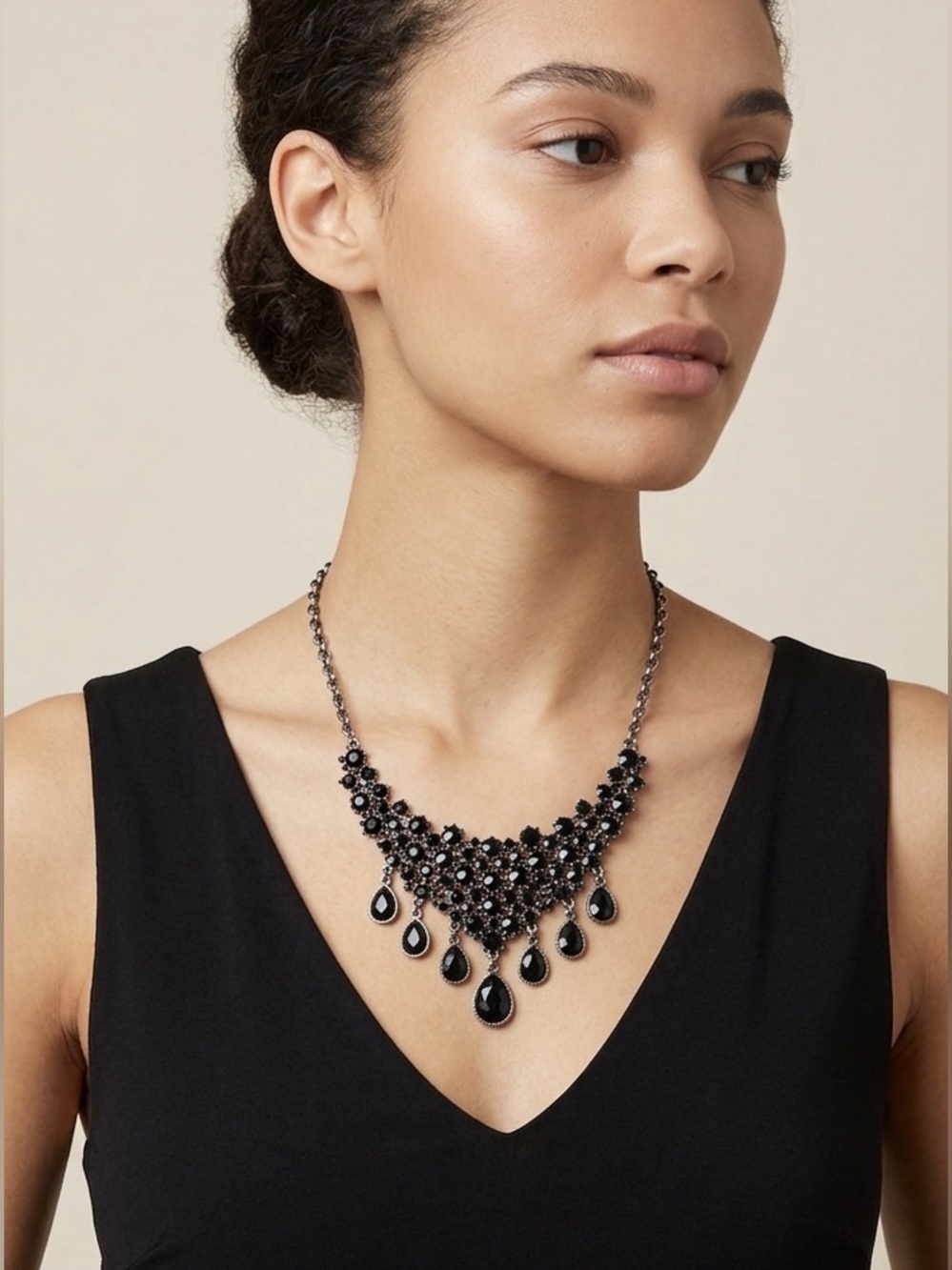 Elegant Black and Silver Tone Necklace